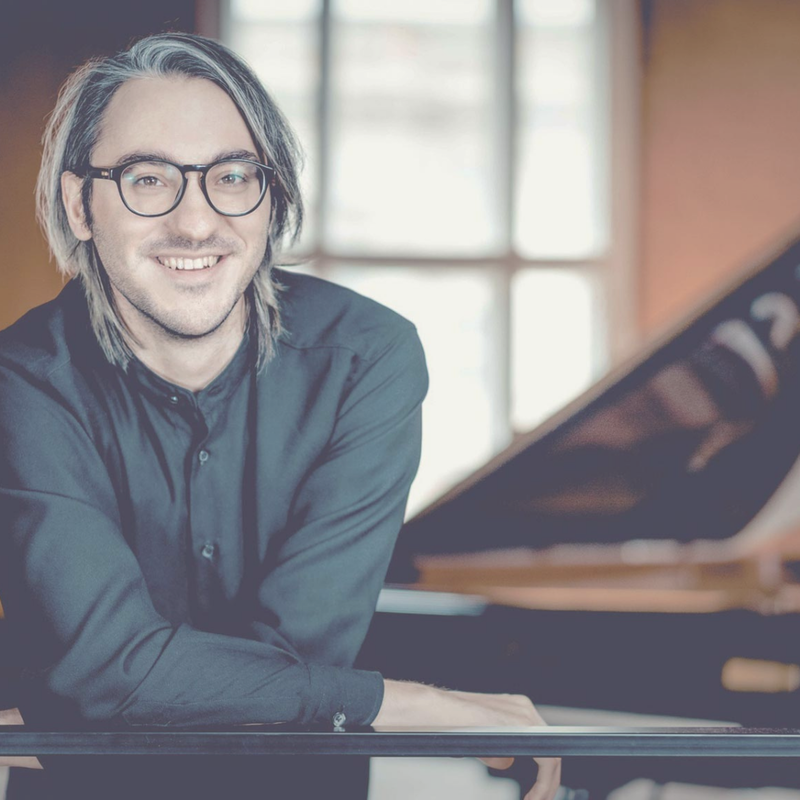 Alexander Gadjiev: Punto d'incontro