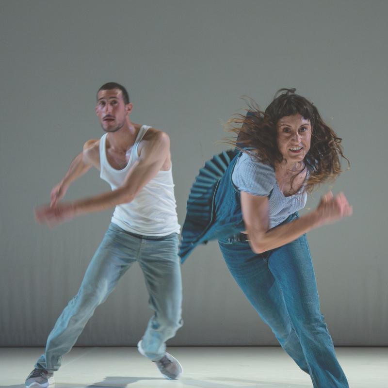 Spettacolo di danza En–Knap / Silvia Gribaudi & Andrea Rampazzo “Contrabbandieri dilettanti” 