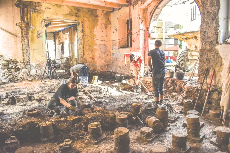 Rimljani & Rustja: Pogovorni Večer Z Arheologi, Ki So Izkopavali Rimske Ostanke