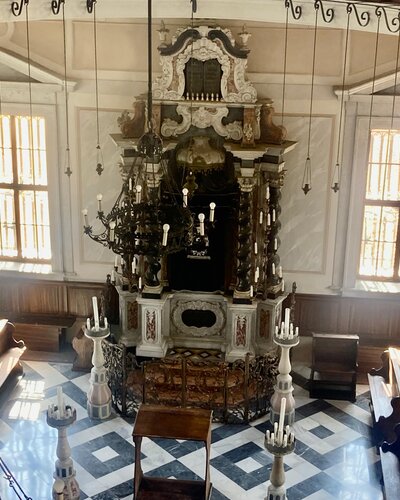 Holocaust Remembrance Day: Tuesday 27th at the Synagogue: guided tours, readings, and two exhibitions