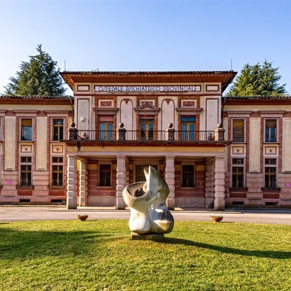"Nella città dei matti” "Nella città dei matti”