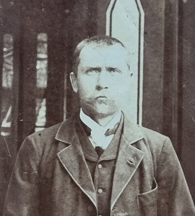 Unveiling of the memorial plaque to the mountain guide Janez Černuta – Voznik