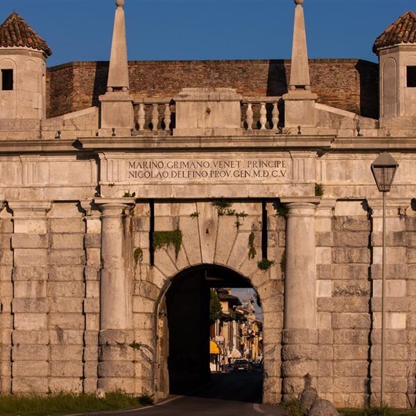 Zgodovinski vlak na meji med Gorico in Palmanovo Redipuglia, Sagrado (Gradisca d'Isonzo)