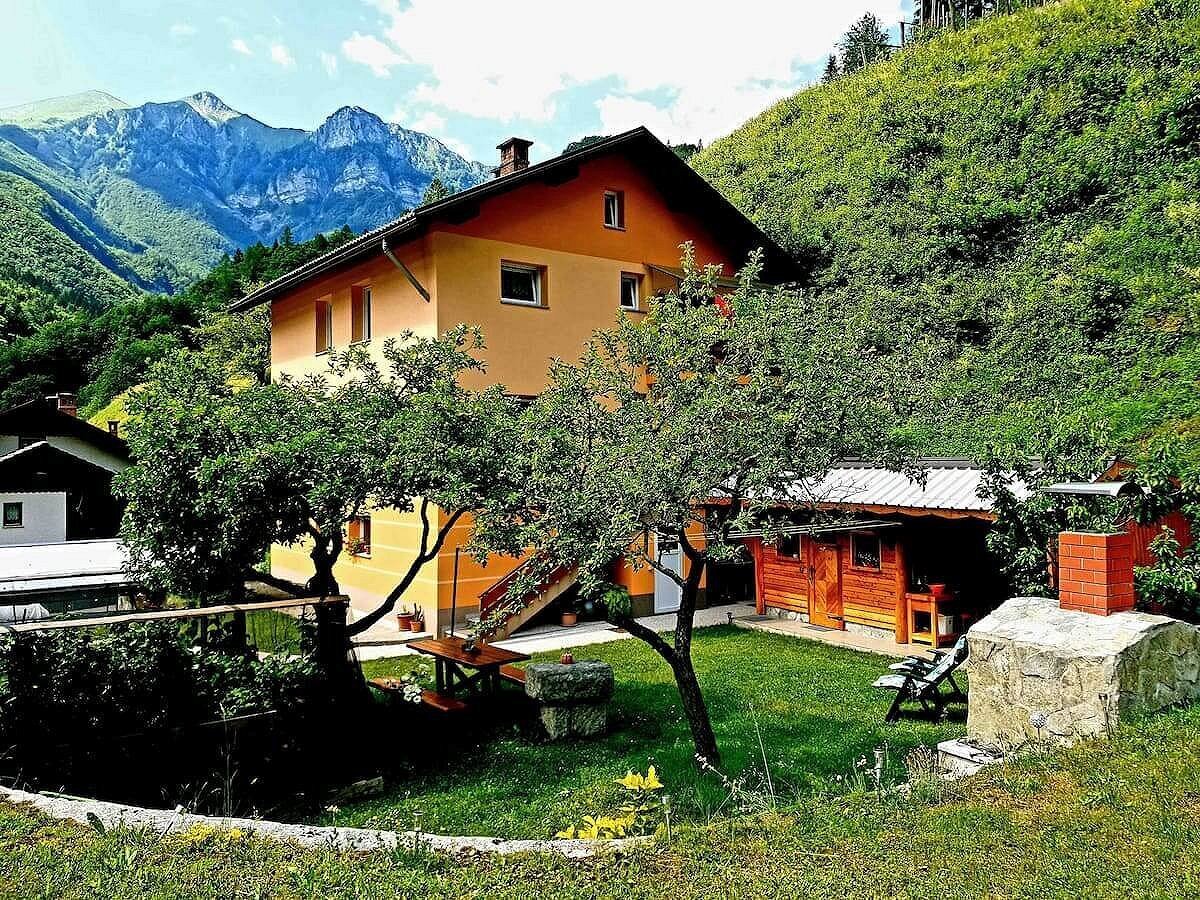 Apartma in vrtna hiša med gorami