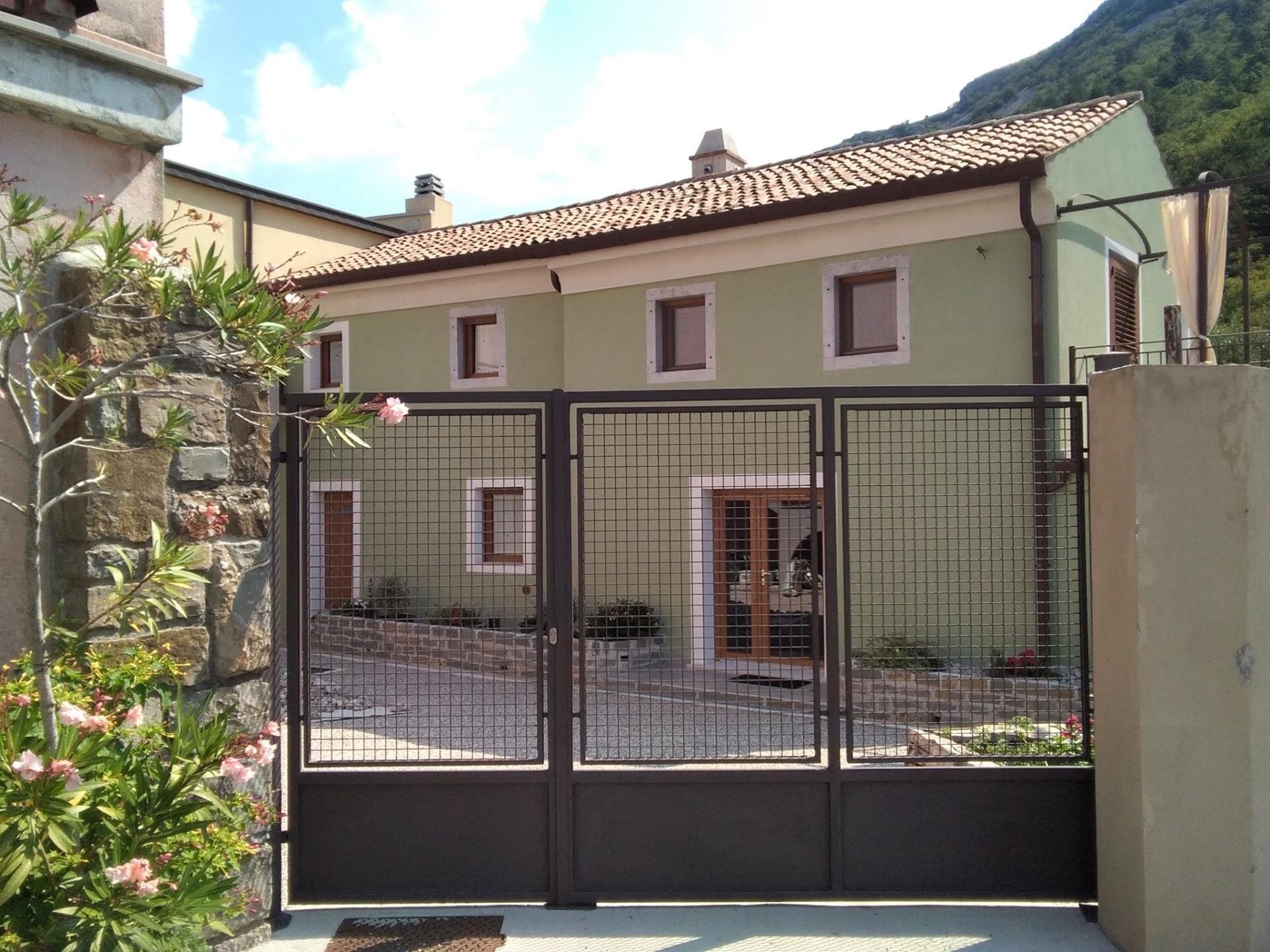 CAMERE B81 CAMERE B81