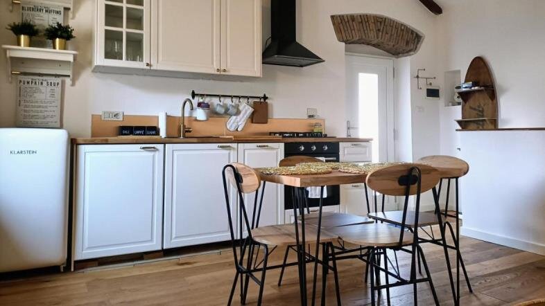 DIPENDENTI DAL PARADISO LA PETITE MAISON