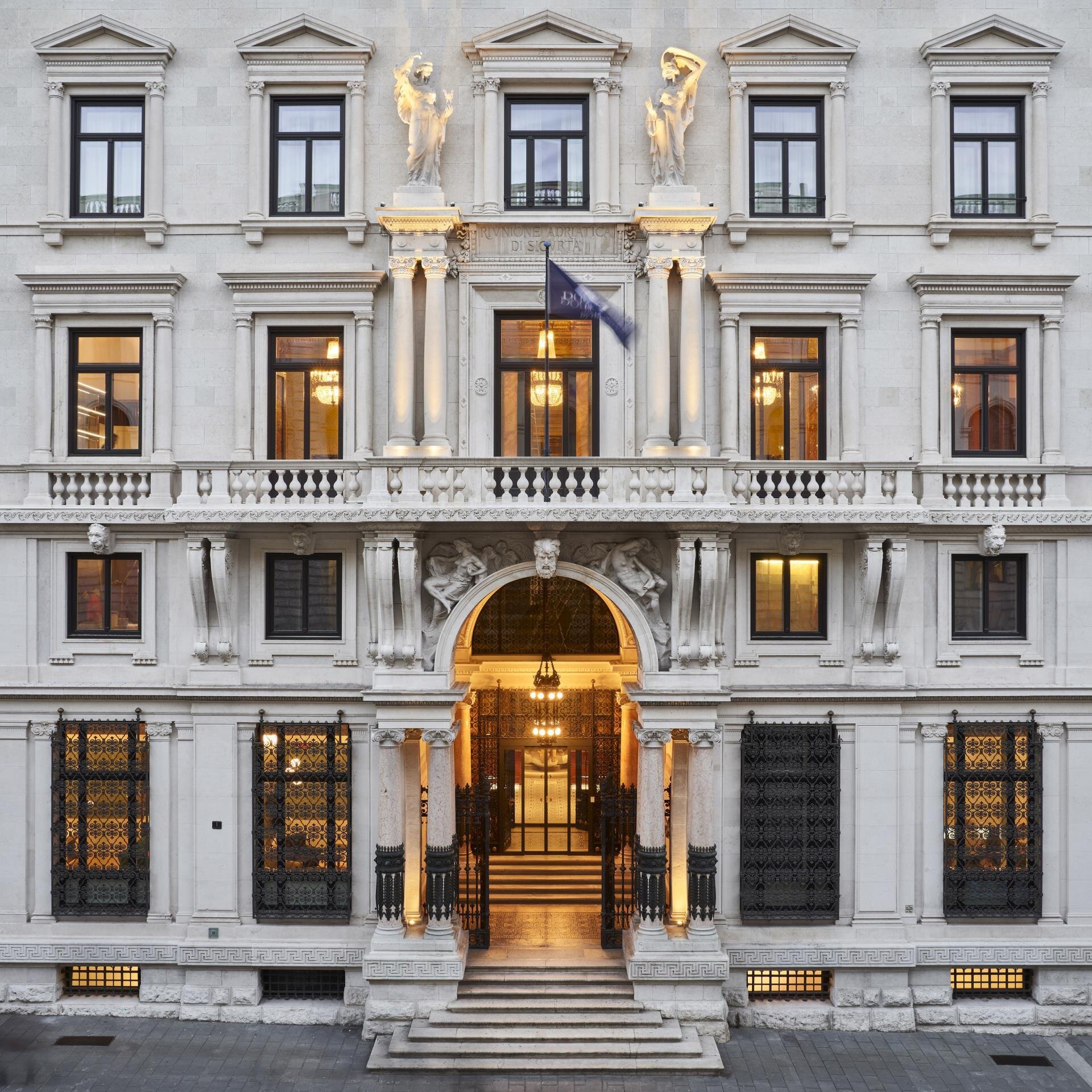 DOUBLETREE BY HILTON TRIESTE DOUBLETREE BY HILTON TRIESTE