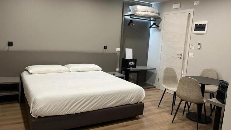 FOIAROLA ROOMS FOIAROLA ROOMS