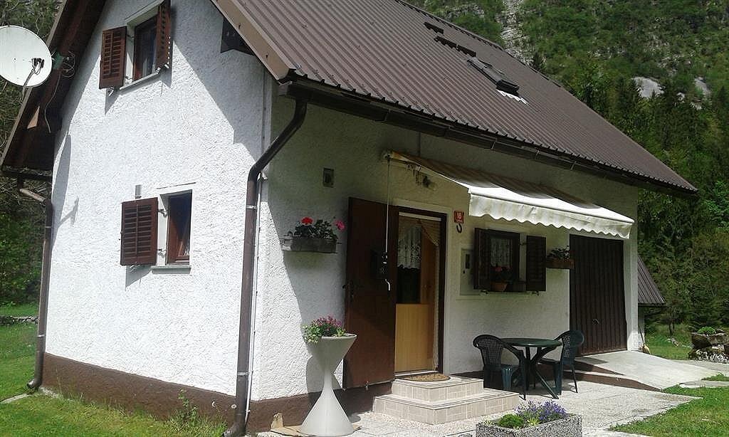 Holiday home Lepena Holiday home Lepena