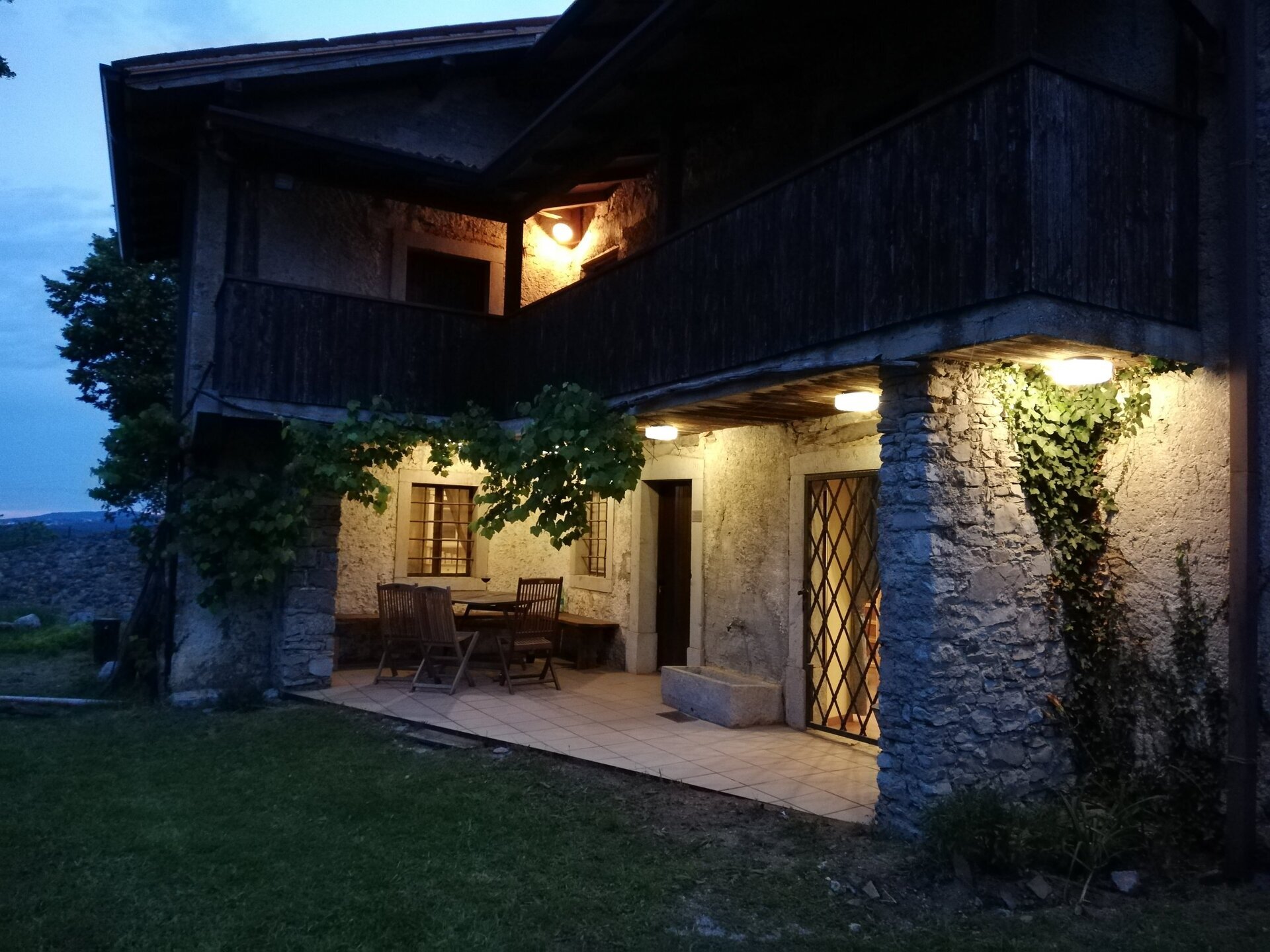 Karst Stone Cottage Karst Stone Cottage