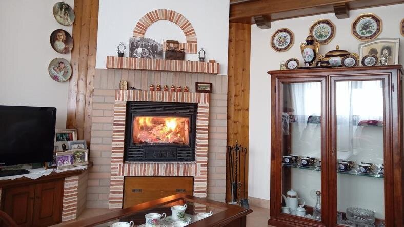 LA CJASE DI PIERI E VILME LA CJASE DI PIERI E VILME