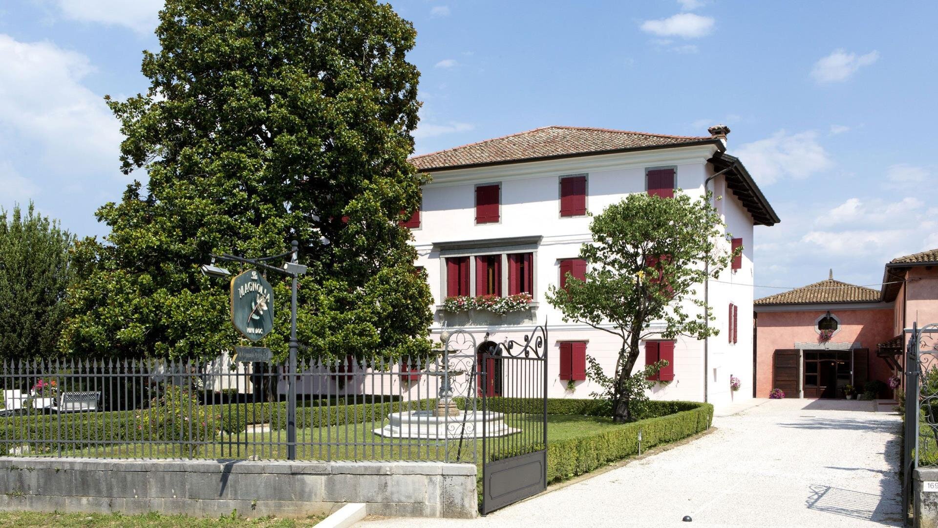 LA MAGNOLIA LA MAGNOLIA