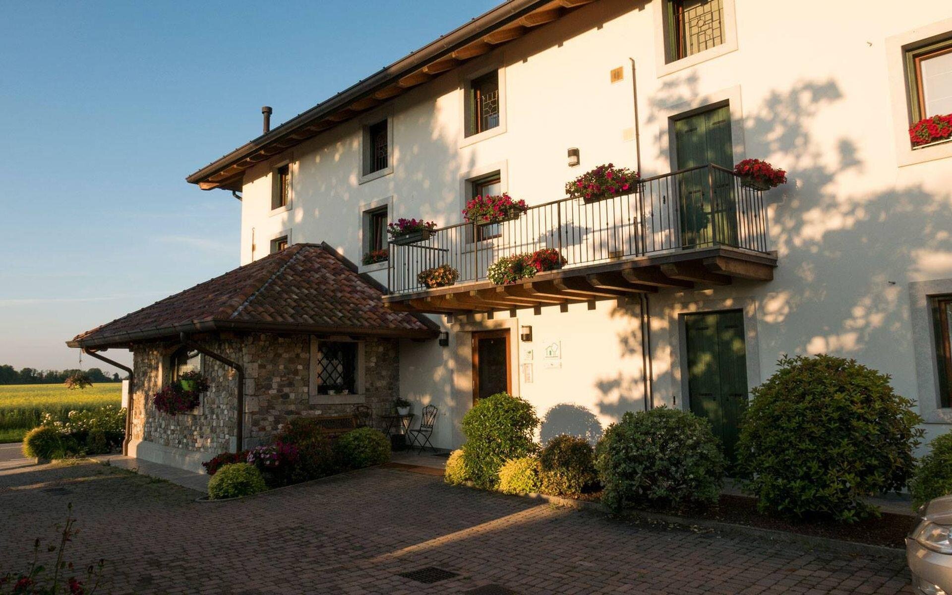 RESIDENCE CAPORALE RESIDENCE CAPORALE