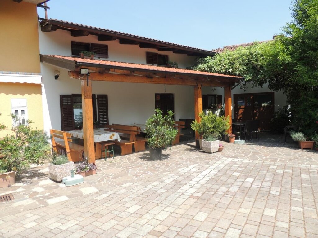 Turistična kmetija Na hribu Turistična kmetija Na hribu