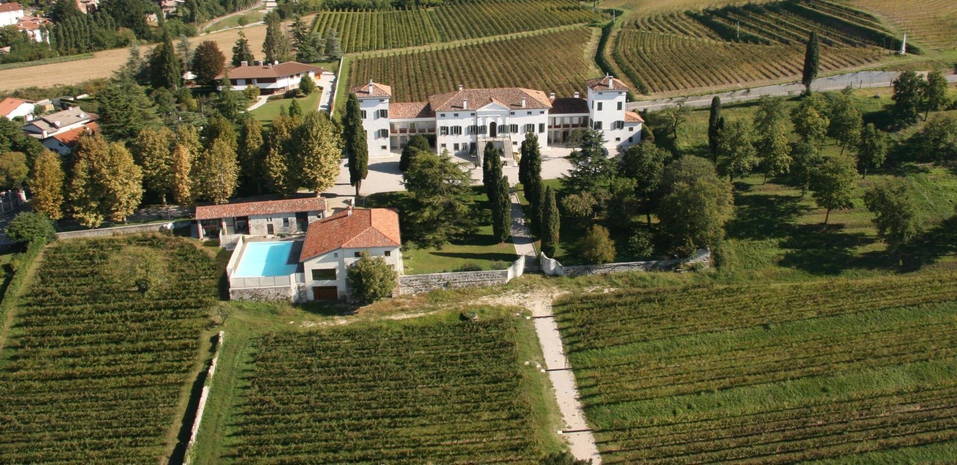 VILLA DRAGONI VILLA DRAGONI