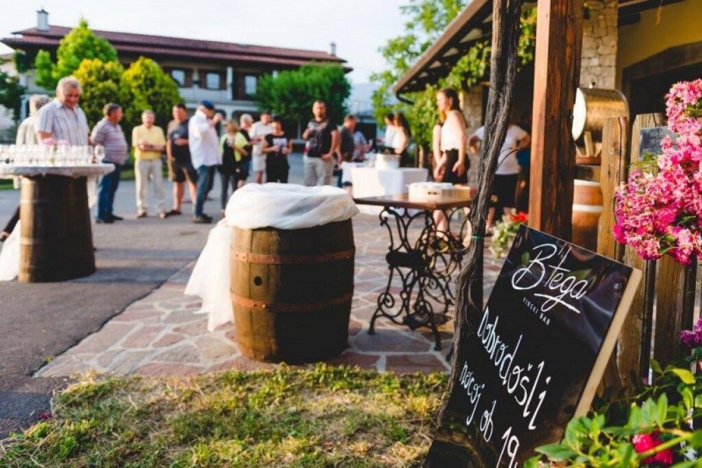 B’tega vinski Bar