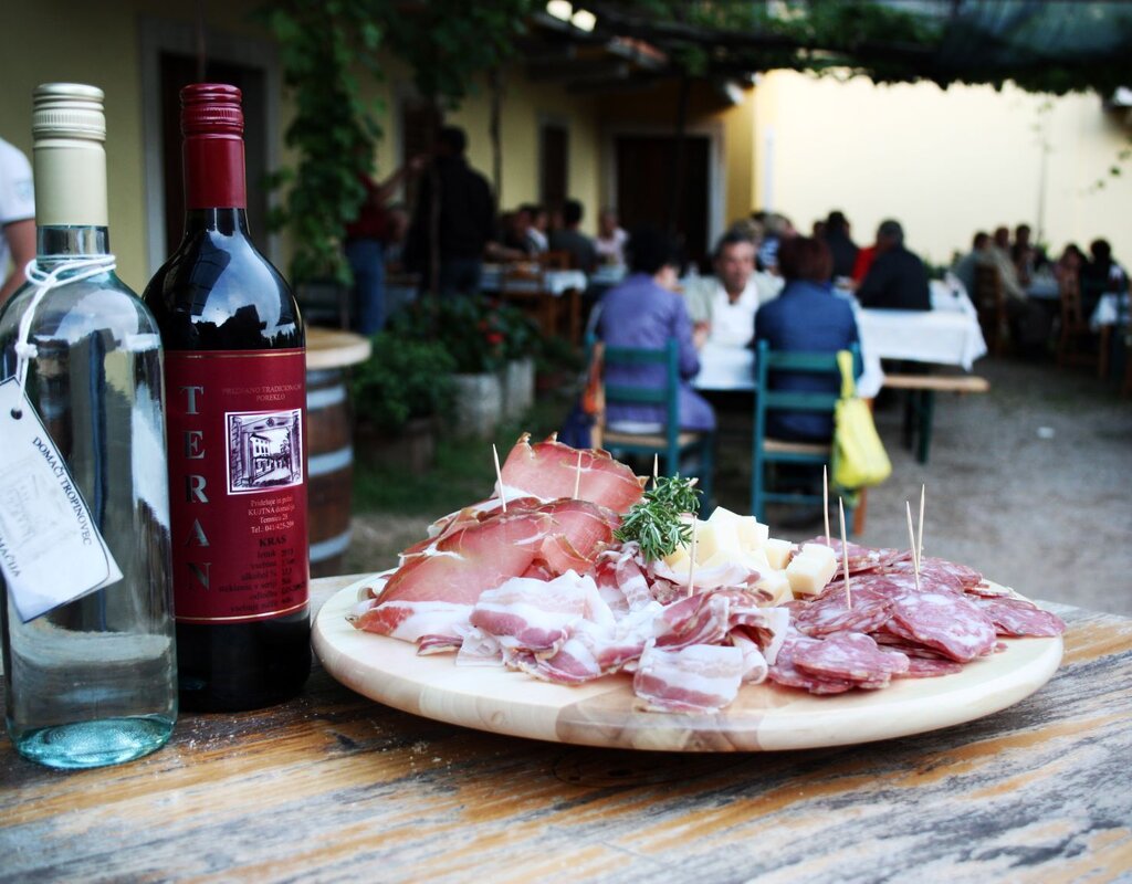 Upload Gallery 154 Kujtna Domacija 4m