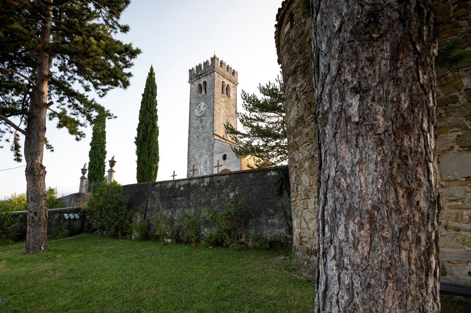 Cerkev sv. Križa nad Kojskim, Kojsko Cerkev sv. Križa nad Kojskim, Kojsko