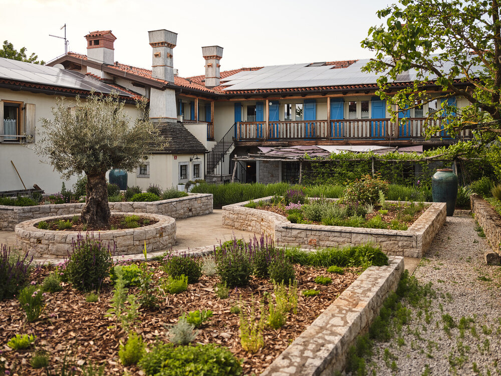 Upload Gallery 2268 St Daniel 354