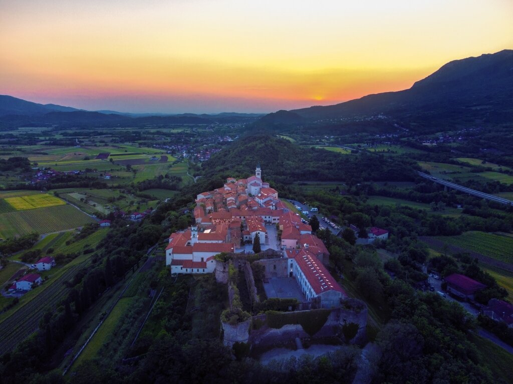 Vipavski Križ Castle Vipavski Križ Castle