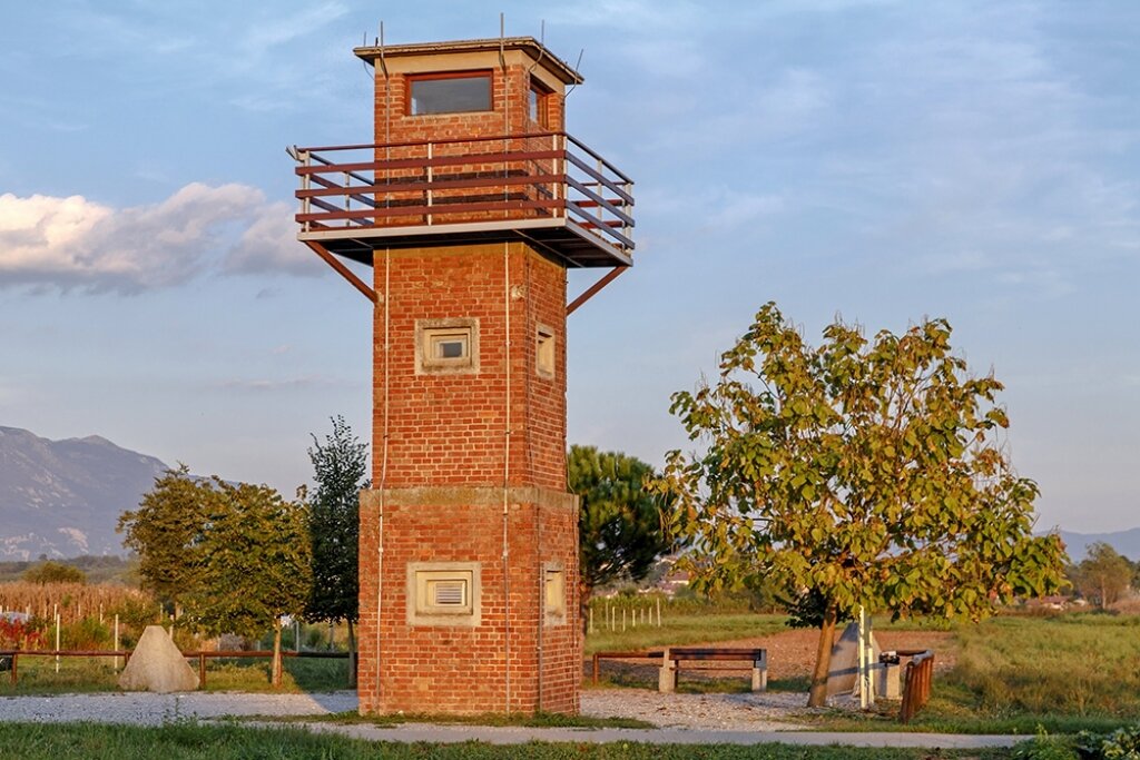 Files 12071 Cache C Prw Strazarski Stolp Vrtojba C Prw