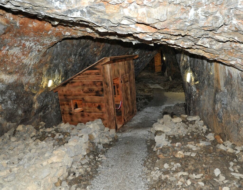Pečinka Cave