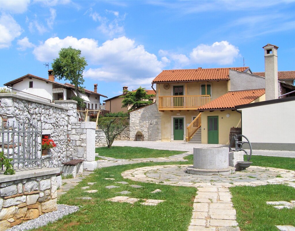 Hiša opajske tradicije