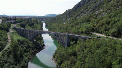 Cinema all'aperto sotto il Ponte di Salcano
